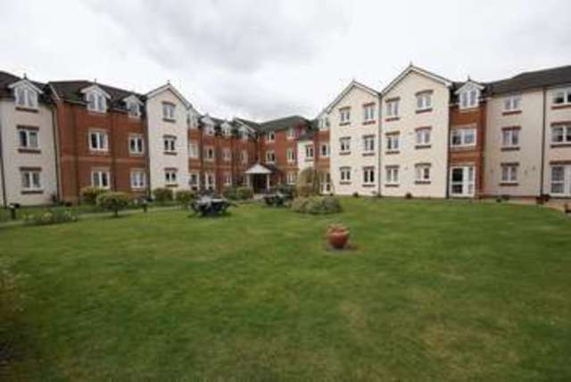  Image of 2 bedroom Flat for sale in Ackender Road Alton GU34 at Ackender Road  Alton, GU34 1JW