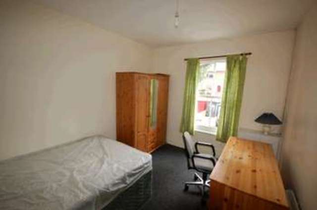  Image of 3 bedroom Property to rent in Addington Road Reading RG1 at Addington Road Reading Reading, RG1 5PZ