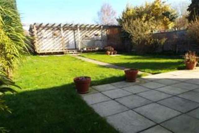  Image of 4 bedroom Detached house to rent in Addison Avenue London N14 at London, N14 4AJ