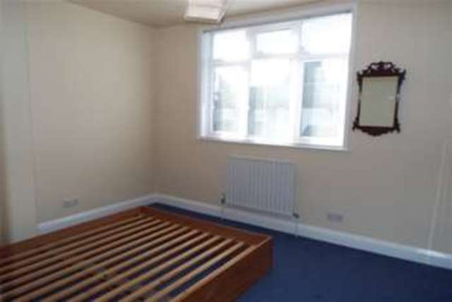  Image of 4 bedroom Detached house to rent in Addison Avenue London N14 at London, N14 4AJ