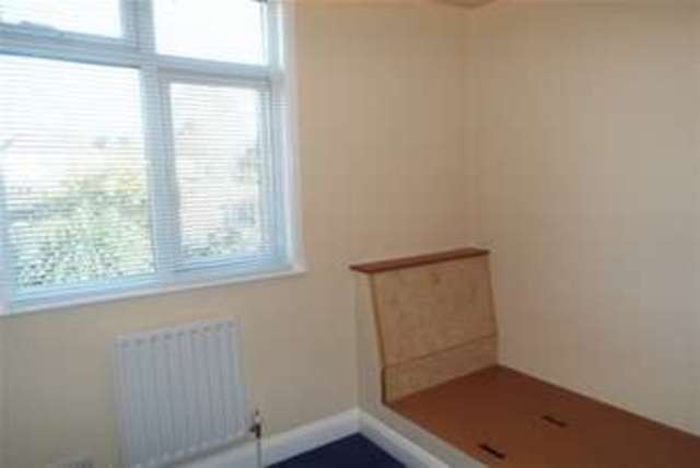  Image of 4 bedroom Detached house to rent in Addison Avenue London N14 at London, N14 4AJ
