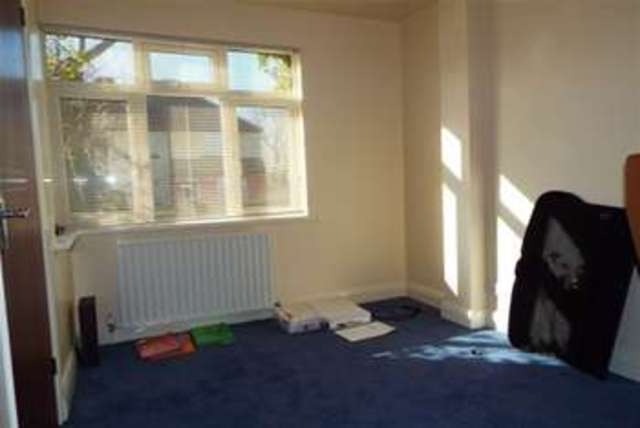  Image of 4 bedroom Detached house to rent in Addison Avenue London N14 at London, N14 4AJ