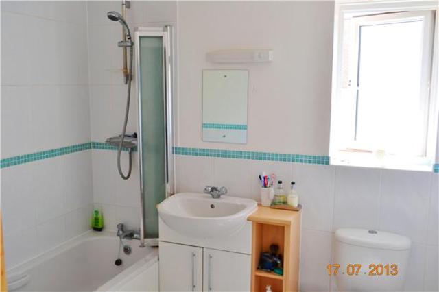  Image of 1 bedroom Flat to rent in Addison Road Tunbridge Wells TN2 at Kent, TN2 3GG