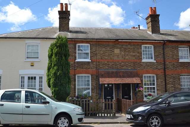  Image of 2 bedroom Terraced house to rent in Albert Road Epsom KT17 at Albert Road  Epsom, KT17 4EH