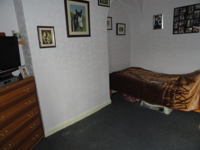  Image of 5 bedroom Terraced house for sale in Albert Road Saltaire Shipley BD18 at Saltaire, Shipley, BD18 4NS