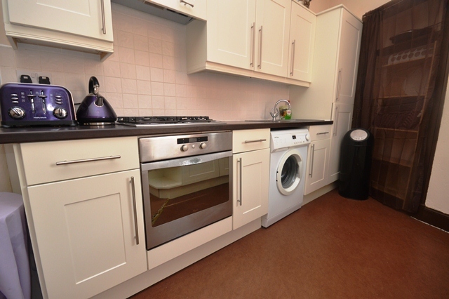  Image of 1 bedroom Flat to rent in Albion Road Edinburgh EH7 at Easter Road Edinburgh Edinburgh, EH7 5QZ