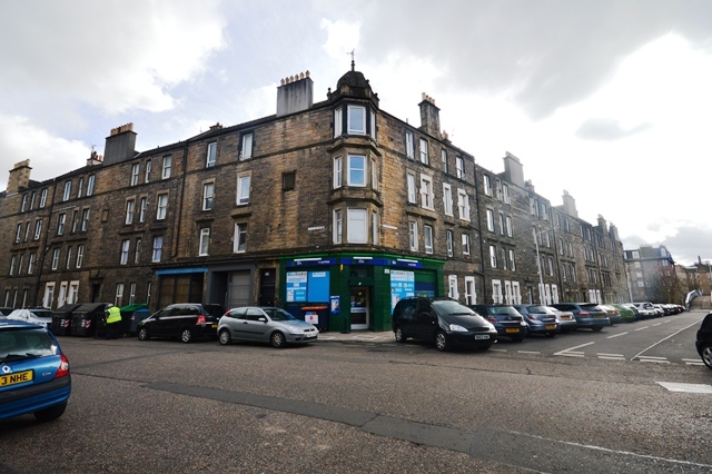  Image of 1 bedroom Flat to rent in Albion Road Edinburgh EH7 at Easter Road Edinburgh Edinburgh, EH7 5QZ