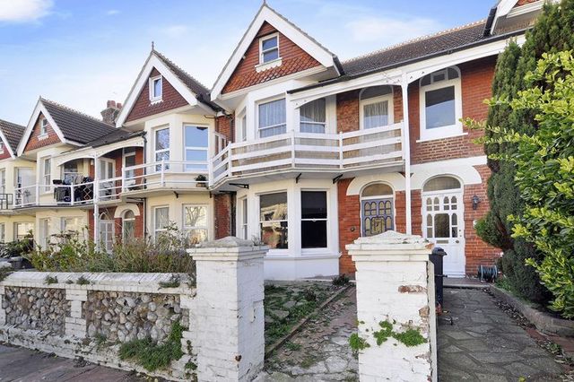  Image of 2 bedroom Flat for sale in Alexandra Road Worthing BN11 at Alexandra Road  Worthing, BN11 2DU
