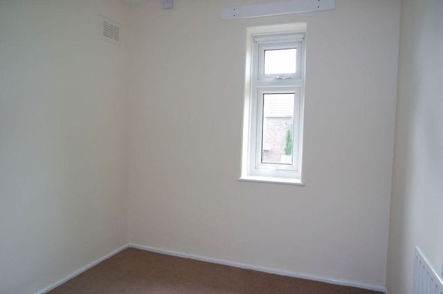  Image of 3 bedroom Semi-Detached house to rent in Allendale Walk Blurton Stoke-on-Trent ST3 at Allendale Walk Blurton Stoke-On-Trent, ST3 3HJ