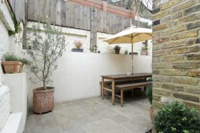  Image of 2 bedroom Ground Flat to rent in Almeric Road London SW11 at Almeric Road  London, SW11 1HL