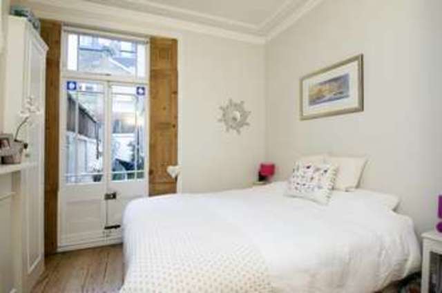  Image of 2 bedroom Ground Flat to rent in Almeric Road London SW11 at Almeric Road  London, SW11 1HL