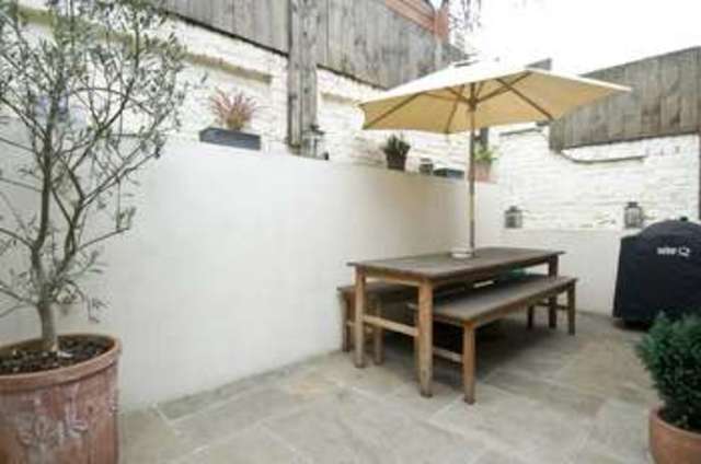  Image of 2 bedroom Ground Flat to rent in Almeric Road London SW11 at Almeric Road  London, SW11 1HL