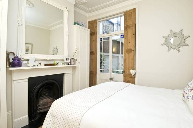  Image of 2 bedroom Ground Flat to rent in Almeric Road London SW11 at Almeric Road  London, SW11 1HL