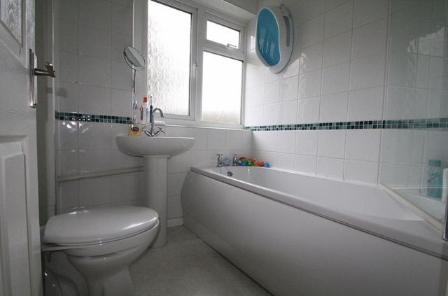  Image of 3 bedroom Semi-Detached house to rent in Almond Walk Hazlemere High Wycombe HP15 at Almond Walk Hazlemere High Wycombe, HP15 7RE
