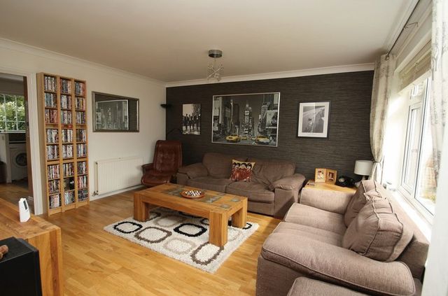  Image of 3 bedroom Semi-Detached house to rent in Almond Walk Hazlemere High Wycombe HP15 at Almond Walk Hazlemere High Wycombe, HP15 7RE