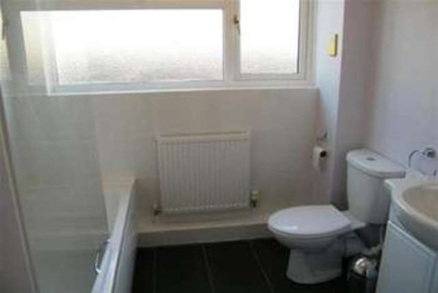  Image of 4 bedroom Detached house to rent in Yellow Hammers Alton GU34 at Alton, GU34 2JR