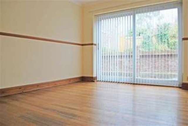  Image of 4 bedroom End of Terrace to rent in Ardmore Lane Buckhurst Hill IG9 at Buckhurst Hill, IG9 5SA