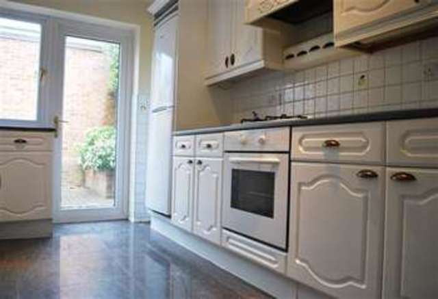  Image of 4 bedroom End of Terrace to rent in Ardmore Lane Buckhurst Hill IG9 at Buckhurst Hill, IG9 5SA