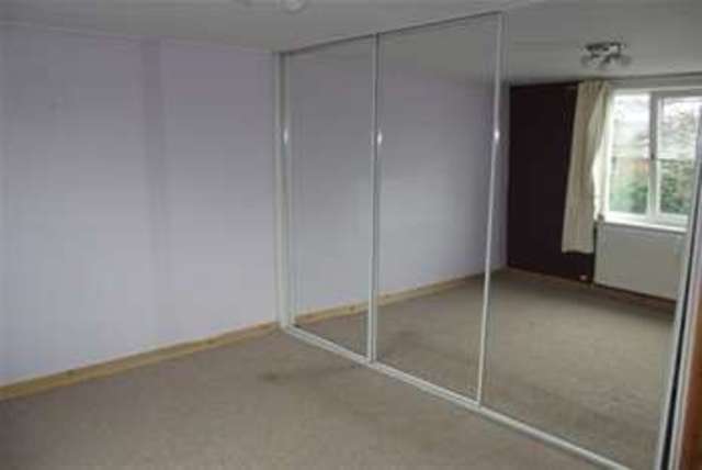  Image of 3 bedroom Flat to rent in Ardnahoe Avenue Glasgow G42 at Glasgow, G42 0DF