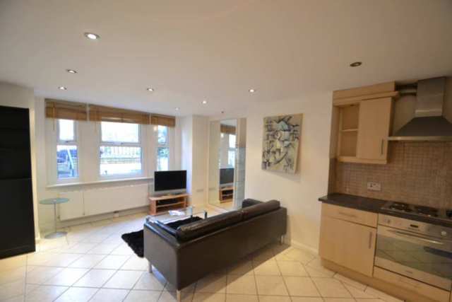  Image of 1 bedroom Flat to rent in Argyle Road London W13 at Argyle Road  London, W13 0LW