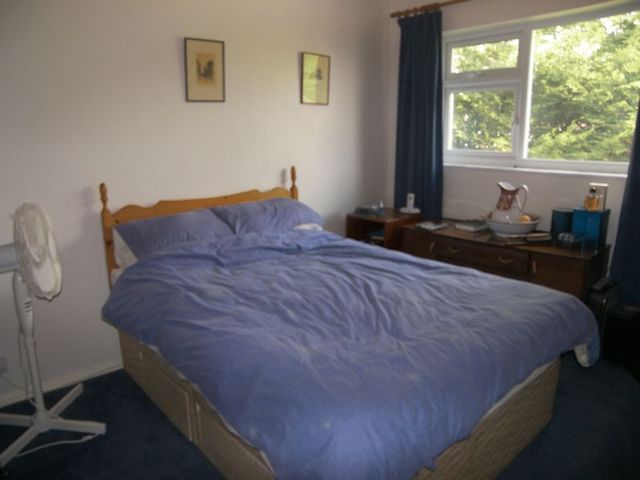  Image of 3 bedroom Houses for sale in Arundel Gardens London N21 at Arundel Gardens Winchmore Hill Winchmore Hill, N21 3AD