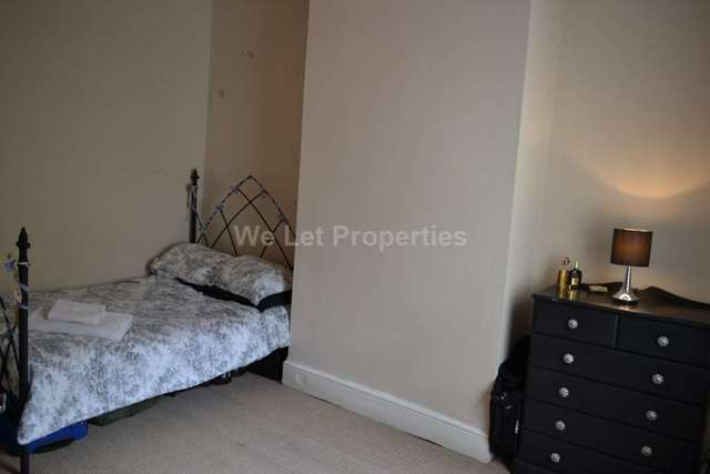  Image of 2 bedroom Detached house to rent in Ashley Lane Manchester M9 at Ashley Lane  Manchester, M9 4NU