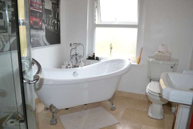  Image of 2 bedroom Detached house to rent in Ashley Lane Manchester M9 at Ashley Lane  Manchester, M9 4NU