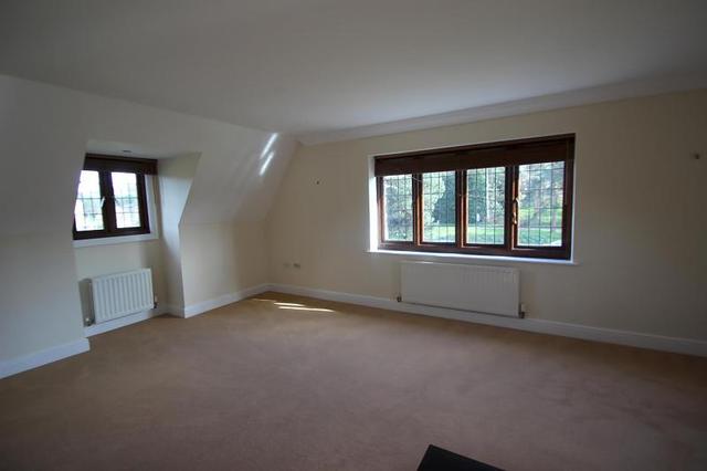  Image of 2 bedroom Apartment to rent in Ashurst Place Dorking RH4 at Dorking, RH4 1QY