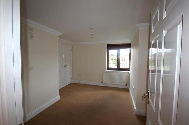  Image of 2 bedroom Apartment to rent in Ashurst Place Dorking RH4 at Dorking, RH4 1QY