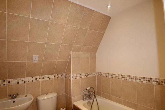  Image of 2 bedroom Apartment to rent in Ashurst Place Dorking RH4 at Dorking, RH4 1QY