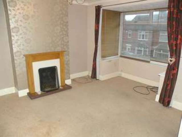  Image of 3 bedroom Terraced house to rent in Aston Place Bramley Leeds LS13 at Bramley, LS13 2DQ