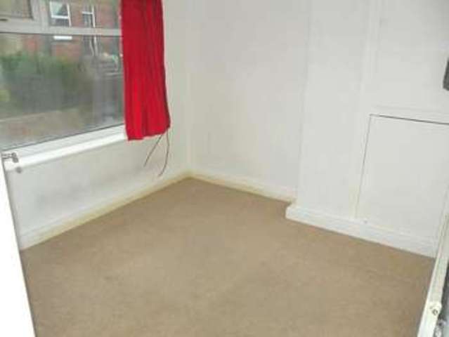  Image of 3 bedroom Terraced house to rent in Aston Place Bramley Leeds LS13 at Bramley, LS13 2DQ
