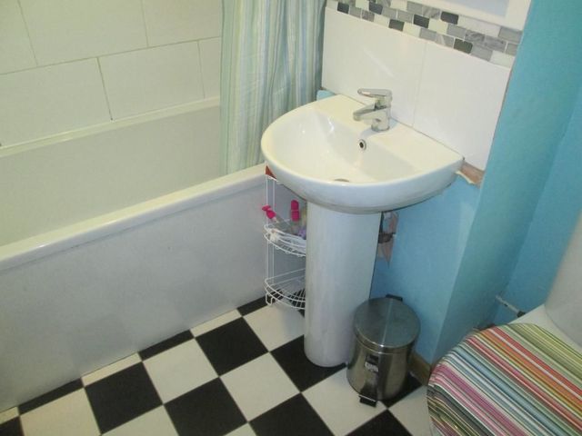  Image of 2 bedroom Flat to rent in Atholl Street Lochee Dundee DD2 at Lochee East Dundee Dundee, DD2 3BP