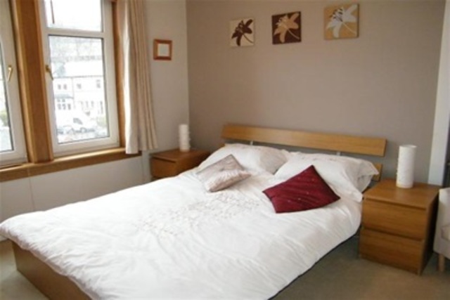  Image of 3 bedroom Terraced house to rent in Auldhouse Road Glasgow G43 at Mansewood Glasgow Glasgow, G43 1XE