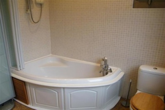  Image of 3 bedroom Terraced house to rent in Auldhouse Road Glasgow G43 at Mansewood Glasgow Glasgow, G43 1XE