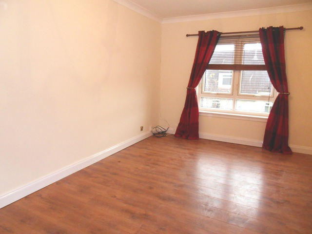  Image of 1 bedroom Flat to rent in Aurs Drive Barrhead Glasgow G78 at Barrhead East Renfrewshire East Renfrewshire, G78 2LR