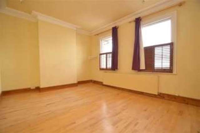  Image of 4 bedroom Terraced house to rent in Avening Road London SW18 at Wandsworth, SW18 4PN