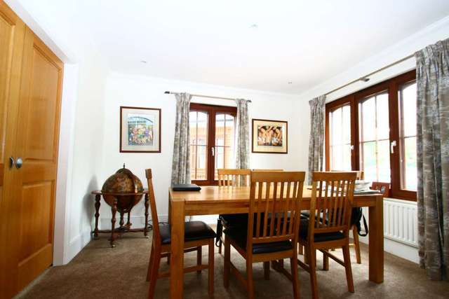  Image of 5 bedroom Detached house to rent in Aylesbury Road Aston Clinton Aylesbury HP22 at Aylesbury Road Aston Clinton Aylesbury, HP22 5AH