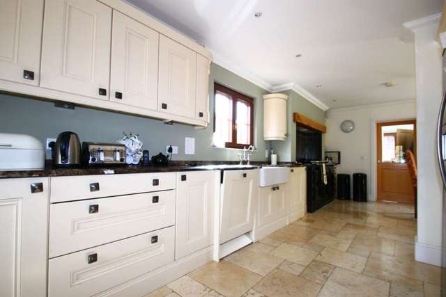  Image of 5 bedroom Detached house to rent in Aylesbury Road Aston Clinton Aylesbury HP22 at Aylesbury Road Aston Clinton Aylesbury, HP22 5AH