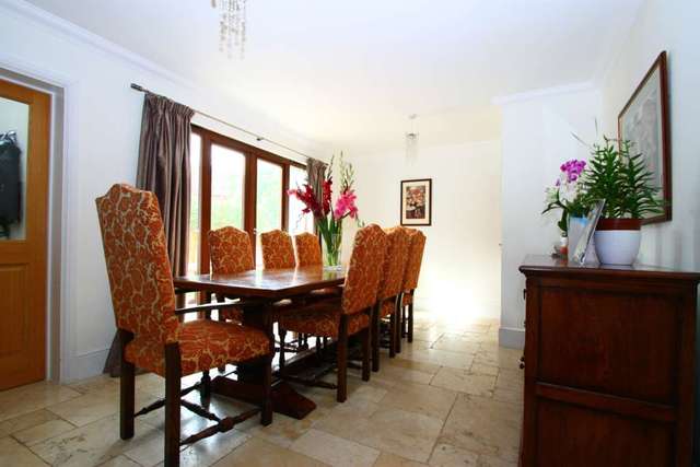  Image of 5 bedroom Detached house to rent in Aylesbury Road Aston Clinton Aylesbury HP22 at Aylesbury Road Aston Clinton Aylesbury, HP22 5AH
