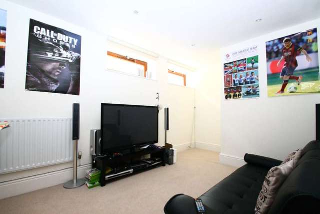  Image of 5 bedroom Detached house to rent in Aylesbury Road Aston Clinton Aylesbury HP22 at Aylesbury Road Aston Clinton Aylesbury, HP22 5AH