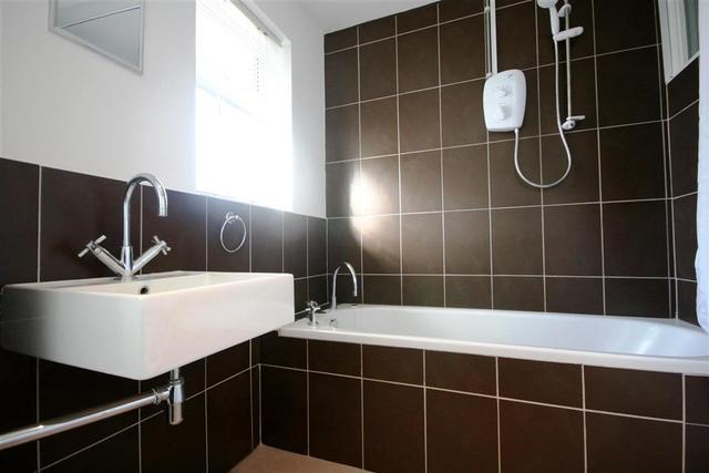  Image of 4 bedroom Semi-Detached house to rent in Baigent Close Winchester SO23 at WINCHESTER  WINCHESTER, SO23 0PE