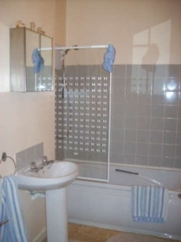  Image of 2 bedroom Flat to rent in Baldovan Terrace Dundee DD4 at Stobswell Dundee Dundee, DD4 6LS