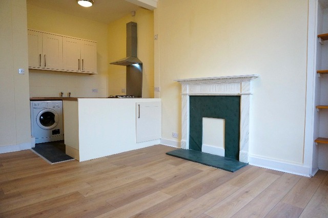  Image of 2 bedroom Flat to rent in Balfour Street Edinburgh EH6 at Leith Walk Edinburgh Edinburgh, EH6 5DG