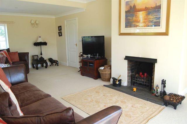  Image of 5 bedroom Detached house to rent in Barlings Lincoln LN3 at Lincoln  Lincoln, LN3 5DG