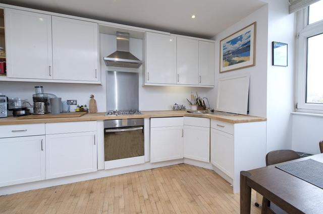  Image of 2 bedroom Flat to rent in Barnes High Street London SW13 at Barnes High Street  London, SW13 9LP