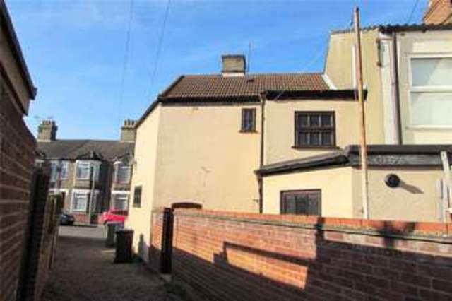  Image of 2 bedroom End of Terrace for sale in Beaconsfield Road Lowestoft NR33 at Lowestoft Suffolk Kirkley, NR33 0RL