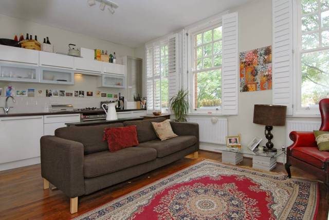  Image of 1 bedroom Flat to rent in Bedford Hill London SW12 at Bedford Hill  London, SW12 9HW
