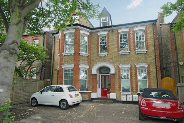  Image of 1 bedroom Flat to rent in Bedford Hill London SW12 at Bedford Hill  London, SW12 9HW