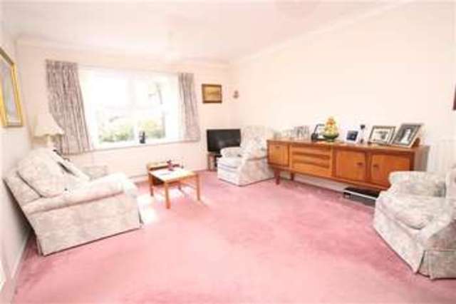  Image of 2 bedroom Flat for sale in Bulkington Avenue Broadwater Worthing BN14 at Broadwater, BN14 7HL